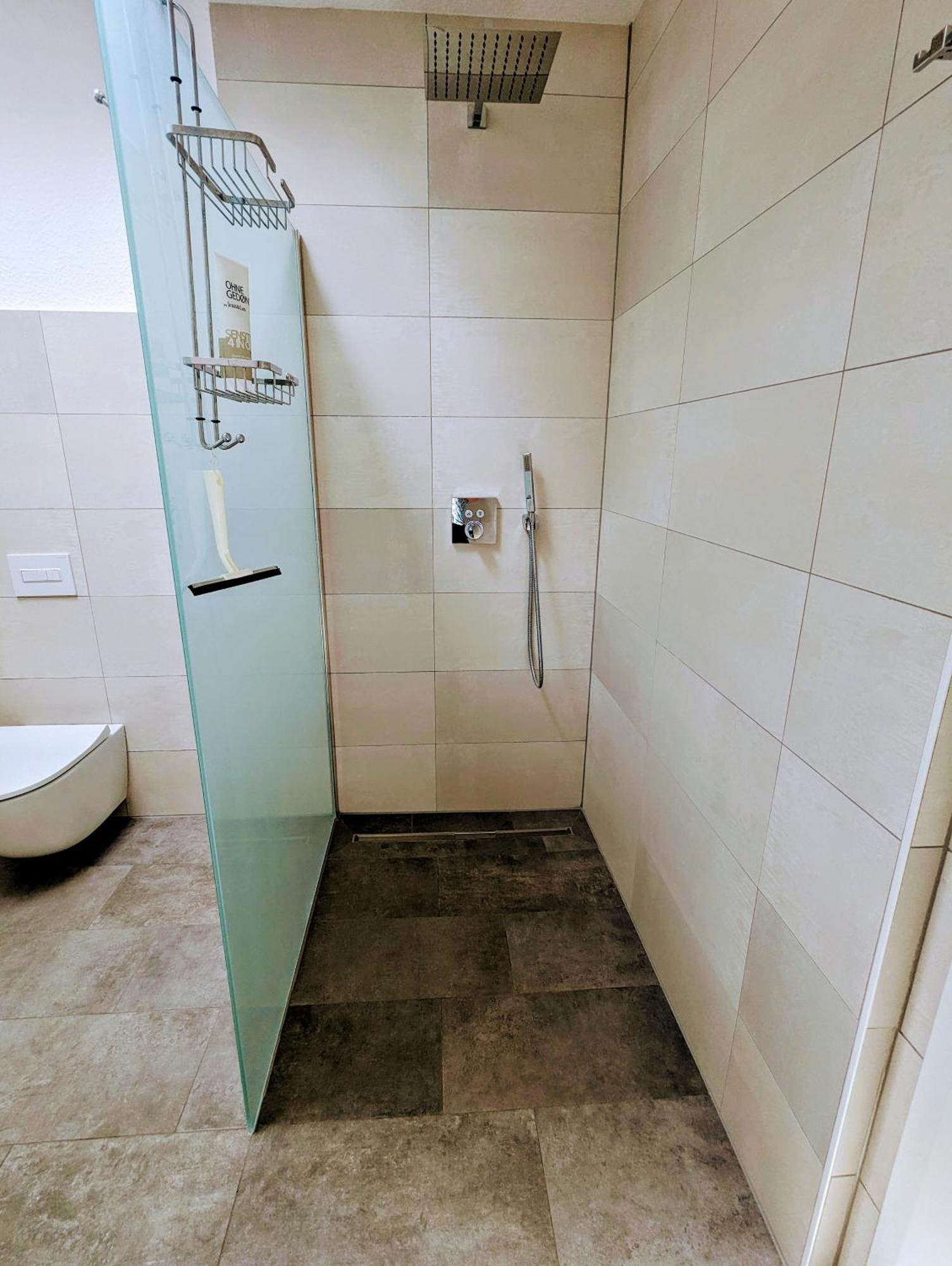 Fewo Urban Gotha-Apartment Ekhof- Am Schlosspark- Parken An Der Der Tuer- Barrierefrei, 900 Meter Zum Bahnhof - Wallbox Luaran gambar